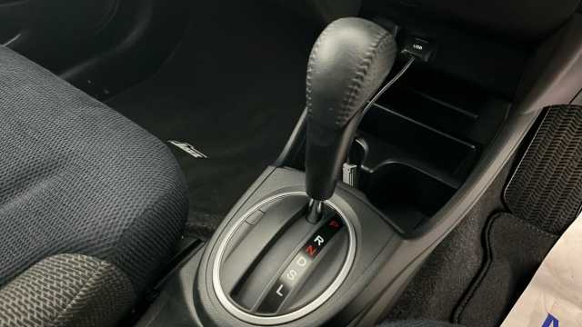 Honda Jazz HONDA Jazz 1.4 i-VTEC ES Plus Hatchback 5dr Petrol CVT Euro 5 (99 ps) 