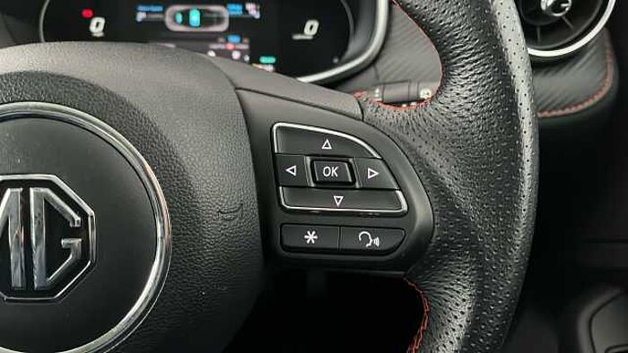 MG MG ZS MG MG ZS 72.6kWh Trophy Connect Long Range SUV 5dr Electric Auto (156 ps) 