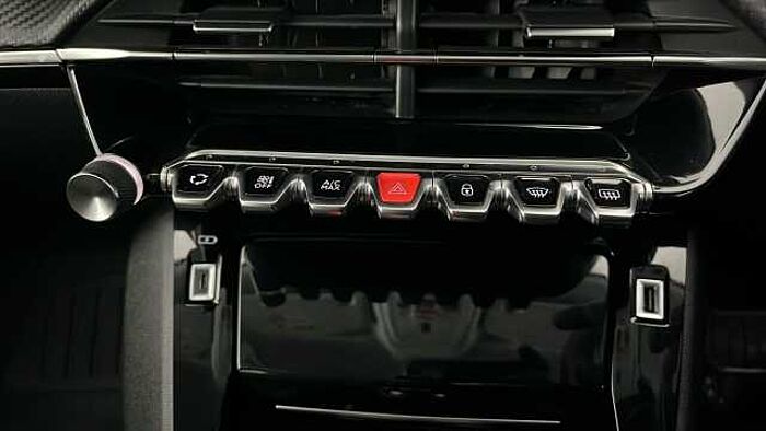 Peugeot 2008 PEUGEOT E-2008 50kWh Allure Premium SUV 5dr Electric Auto (136 ps) 