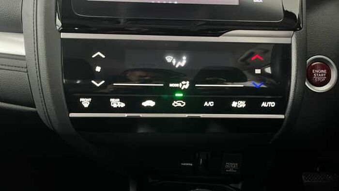 Honda Jazz HONDA Jazz 1.3 i-VTEC EX Hatchback 5dr Petrol CVT Euro 6 (s/s) (102 ps) 