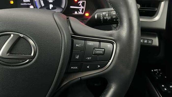 Lexus 2.0 250h SUV 5dr Petrol Hybrid E-CVT Euro 6 (s/s) (184 ps) 